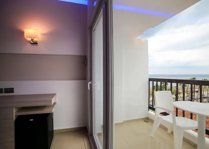 מלון Les Palmiers Boutique & Luxury 2*