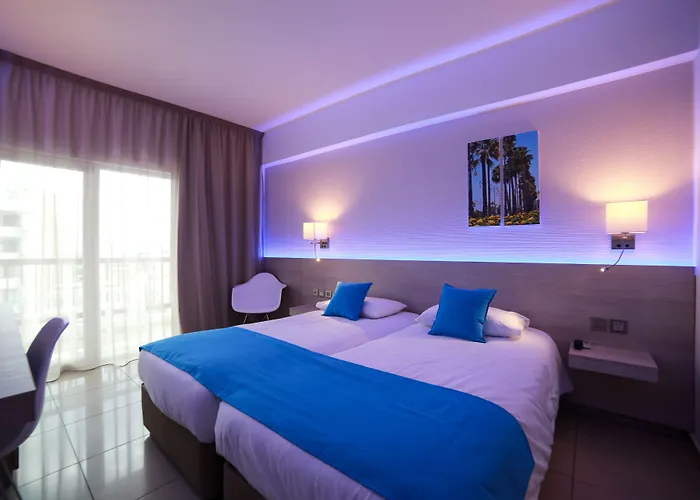 Les Palmiers Boutique & Luxury מלון