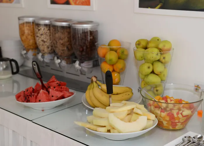 Les Palmiers Boutique & Luxury מלון לרנקה