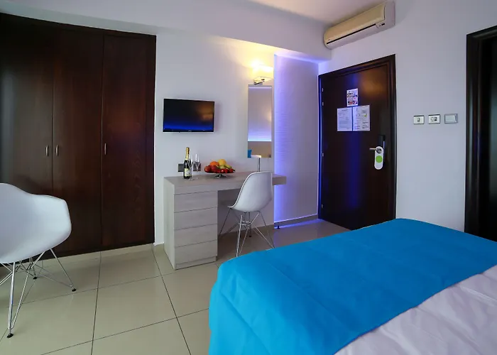 Les Palmiers Boutique & Luxury 2* Lárnaca