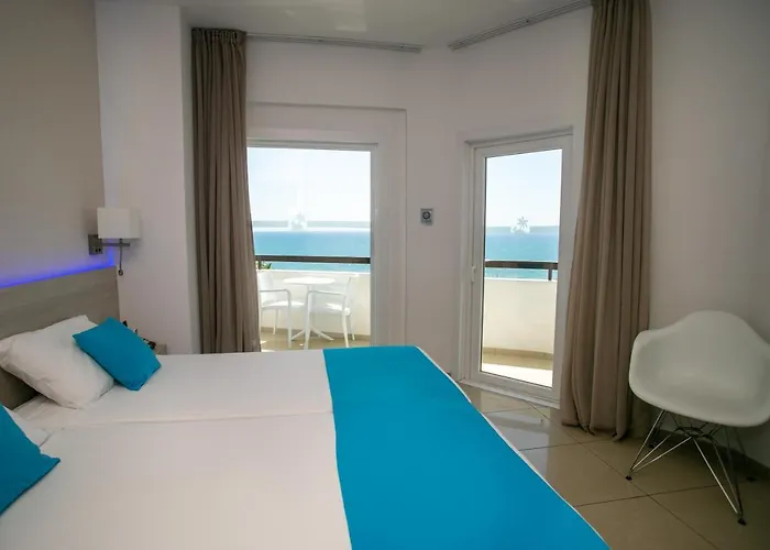 Les Palmiers Boutique & Luxury 2* Lárnaka