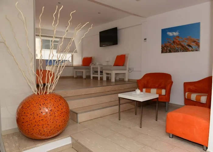 Szálloda Les Palmiers Boutique & Luxury Lárnaka